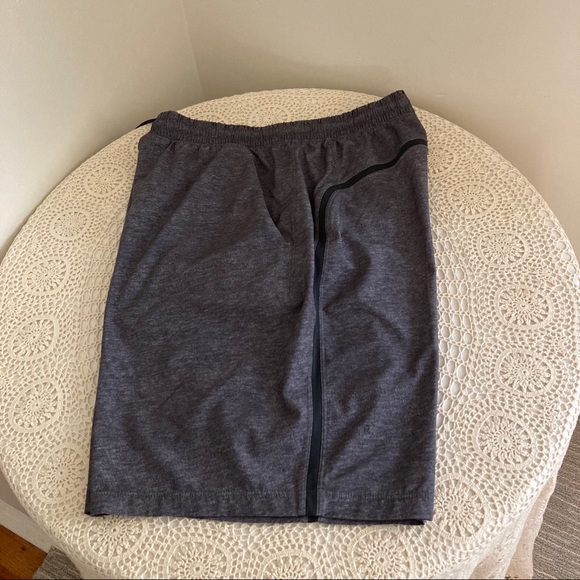 Lululemon Pace Breaker Shorts No Liner 9” Size S - Picture 3 of 8